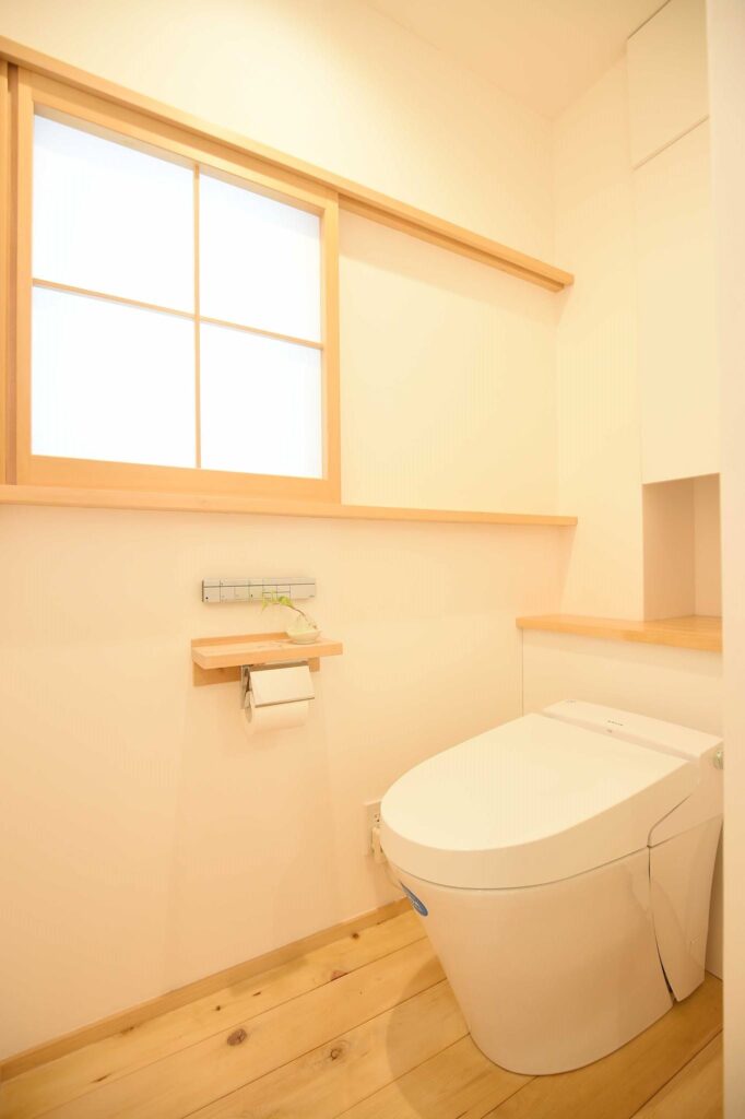 トイレで青森ひばのフローリングを使う